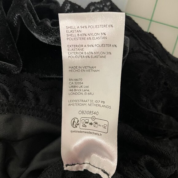 Kimchi Blue Urban Outfitters Velvet & Lace Puff Sleeve Top - Picture 9 of 11